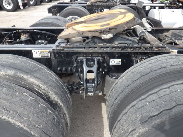 2022-kenworth-t680-image-6