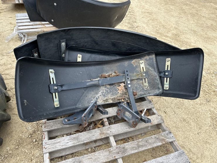 #42-•-new-holland-front-end-fender-image-2