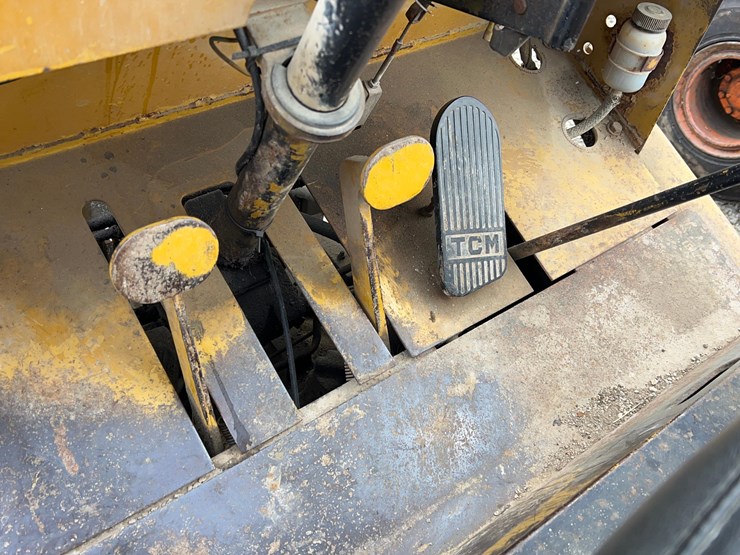 tcm-3000lb-forklift-image-6