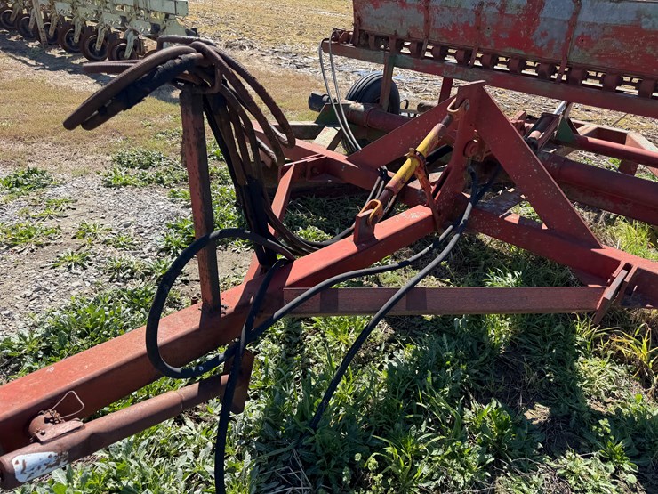 #42473-•-levee-squeeze-w/seeder-109-image-29