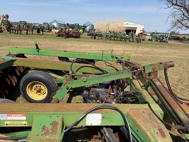 john-deere-630-image-26