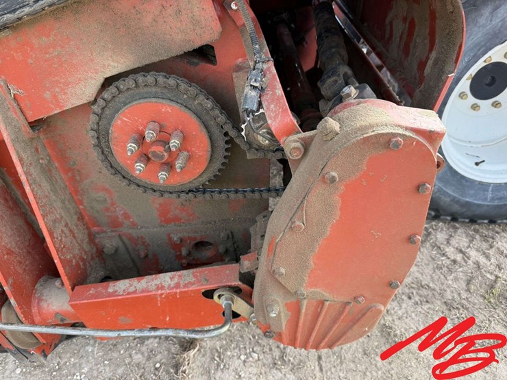 hesston-8450-image-53