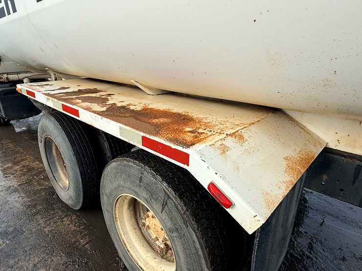 1988-mack-dm690s-image-21