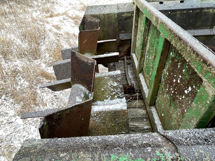 john-deere-680-image-23