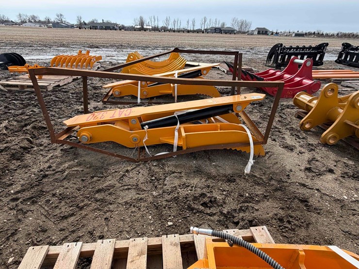 caterpillar-320-image-6