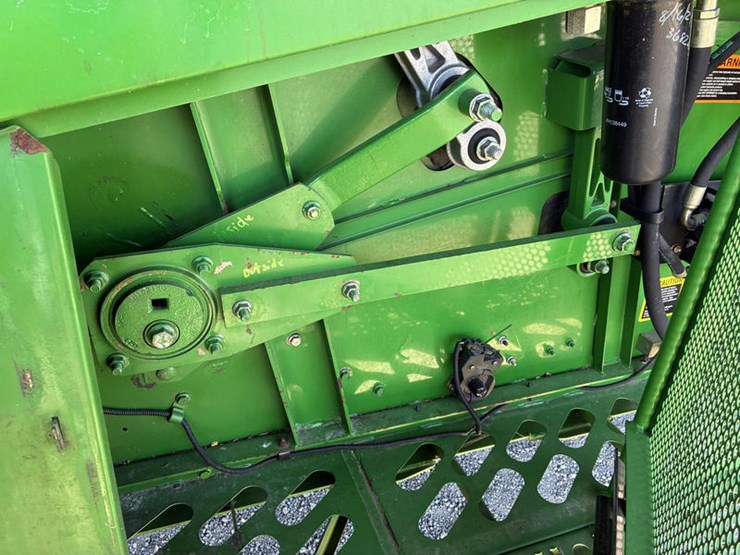 2005-john-deere-9660-sts-image-21