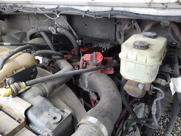 2008-freightliner-mt45-image-10