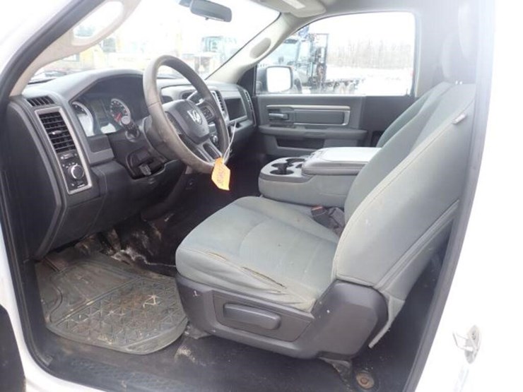 2015-dodge-1500-image-11