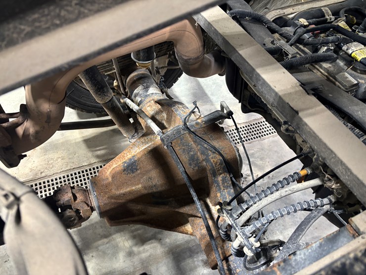 2022-ford-f550-sd-image-68