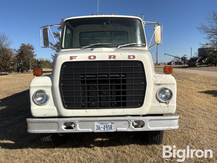 1979-ford-700-image-2