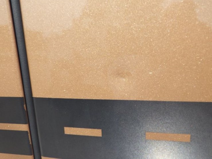 2023-volvo-vnl300-image-12