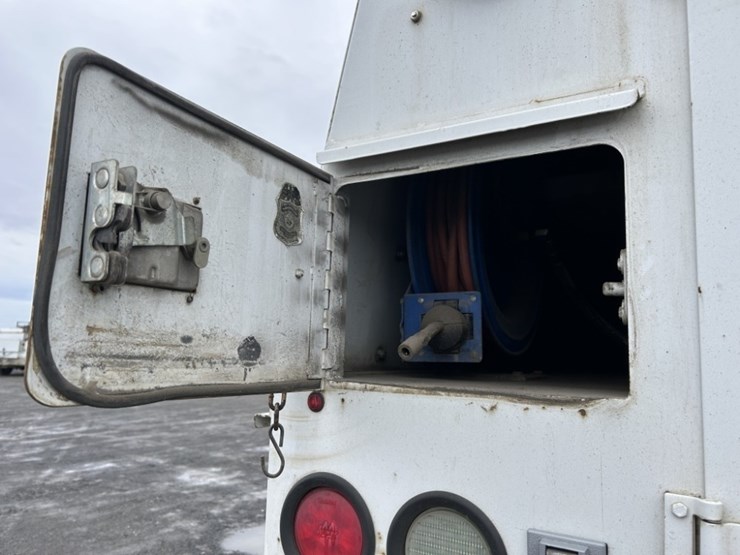 2010-ford-f550-xl-sd-image-17