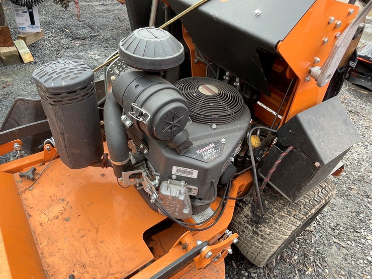 #1016-•-scag-v-ride-lawn-mower-(fall-creek,-wi)-image-13