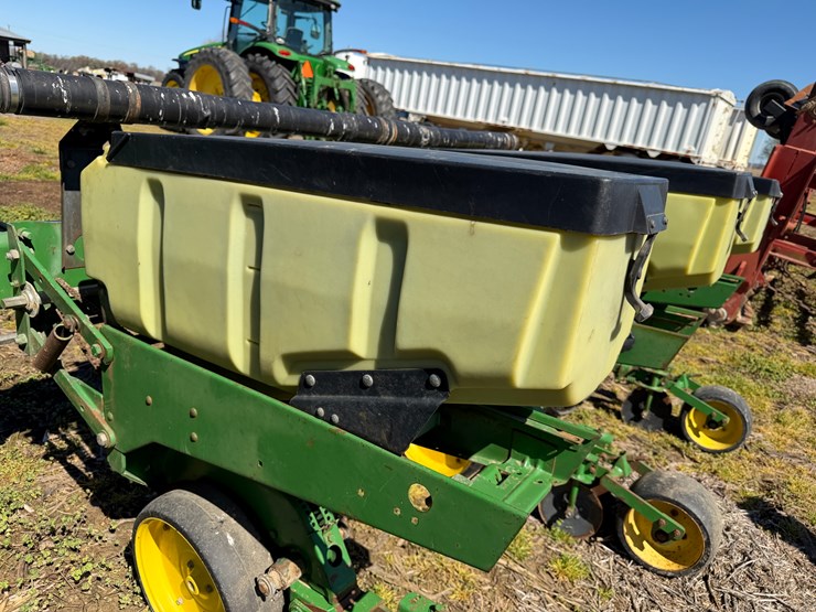 john-deere-7300-image-31