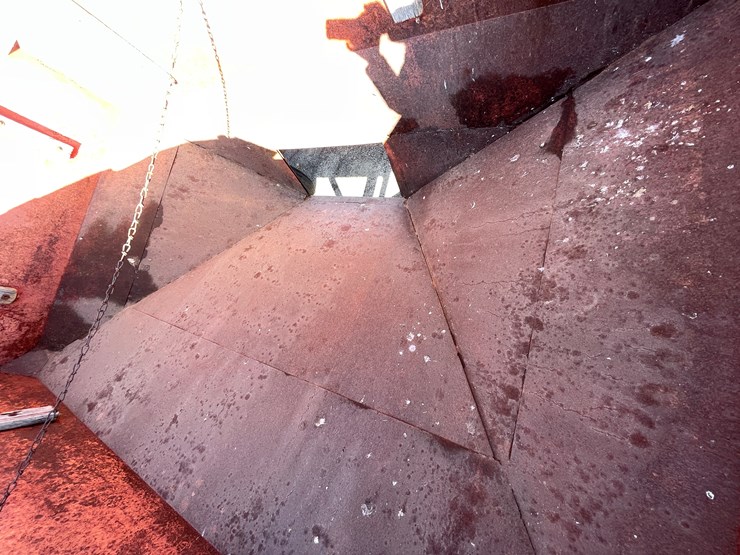 #1092-•-e-z-flow-gravity-box-on-running-gear-image-19