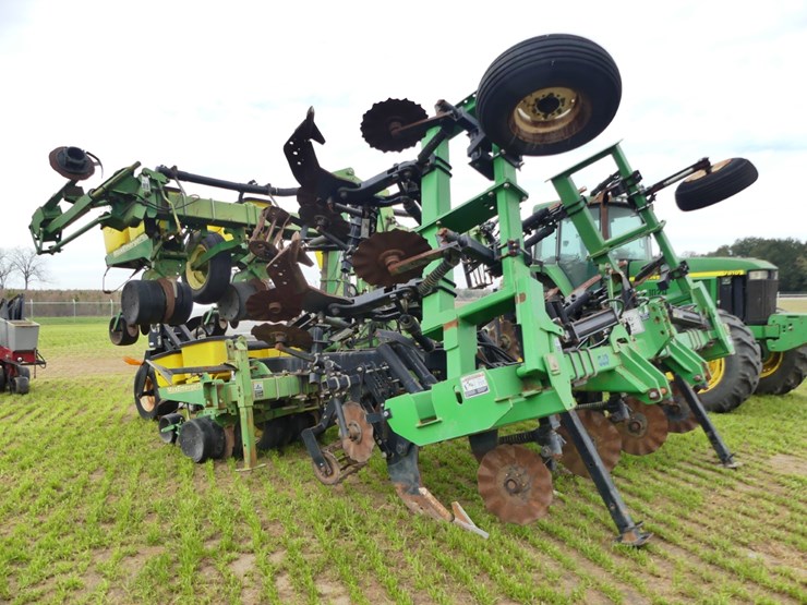 john-deere-1720-image-2