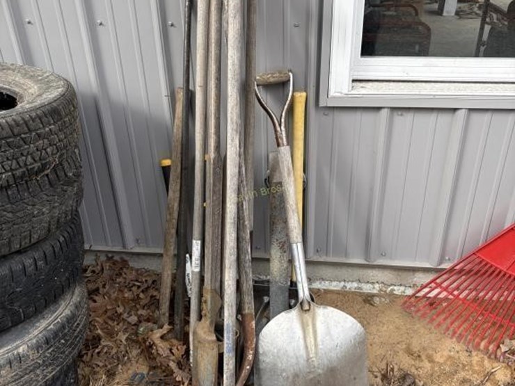 misc-yard-tools-image-1