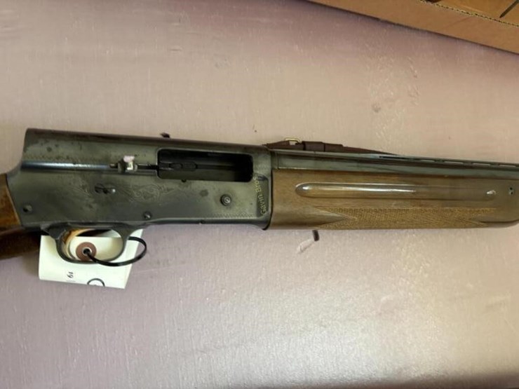 browning-auto-5-magnum-twelve-12ga-shotgun-image-3