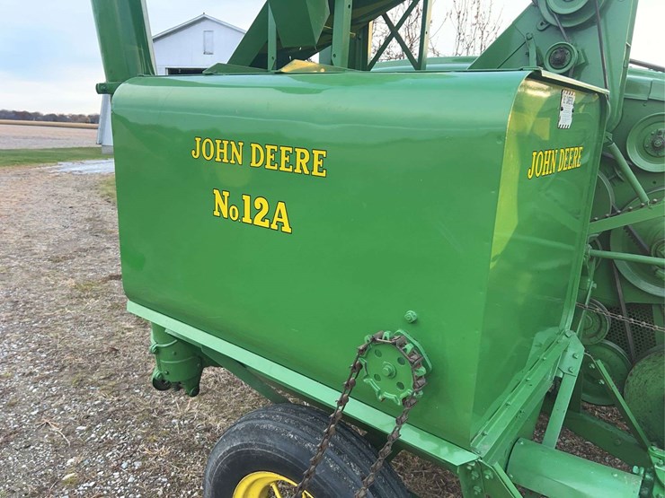 john-deere-no.-12a-pull-type-combine-image-27