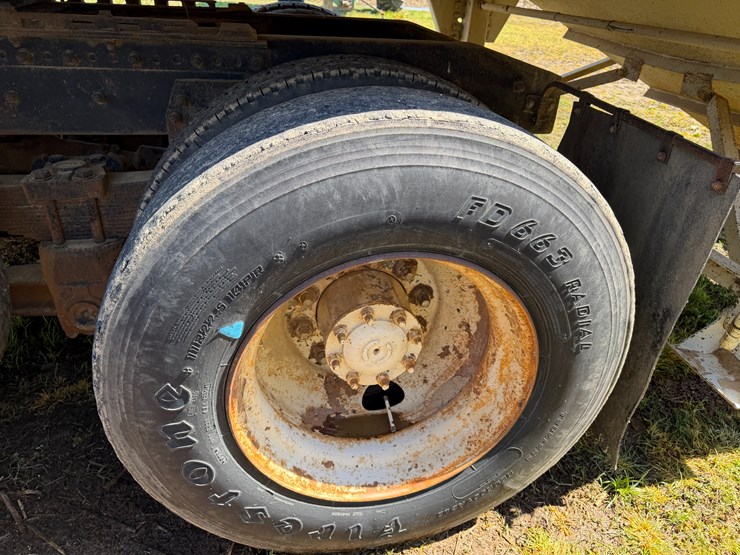 #42453-•-1996-freightliner-daycab-truck-tractor-vin:-1fupdcxb8th744360-image-6