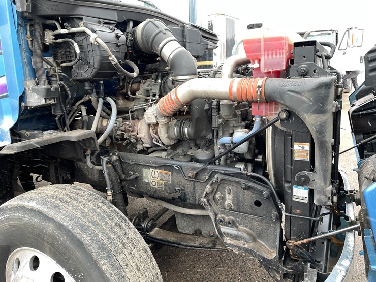 2019-peterbilt-579-image-71