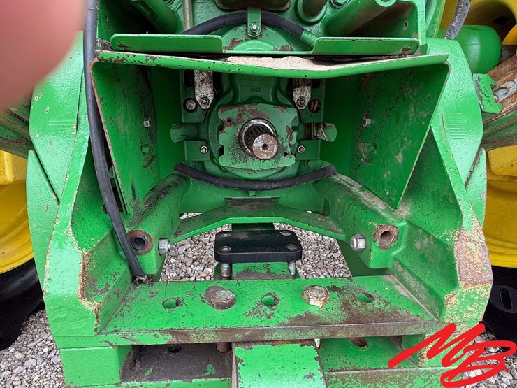 2013-john-deere-8285r-image-11
