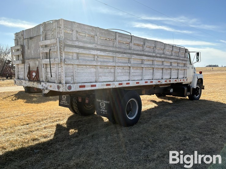 1979-ford-700-image-5