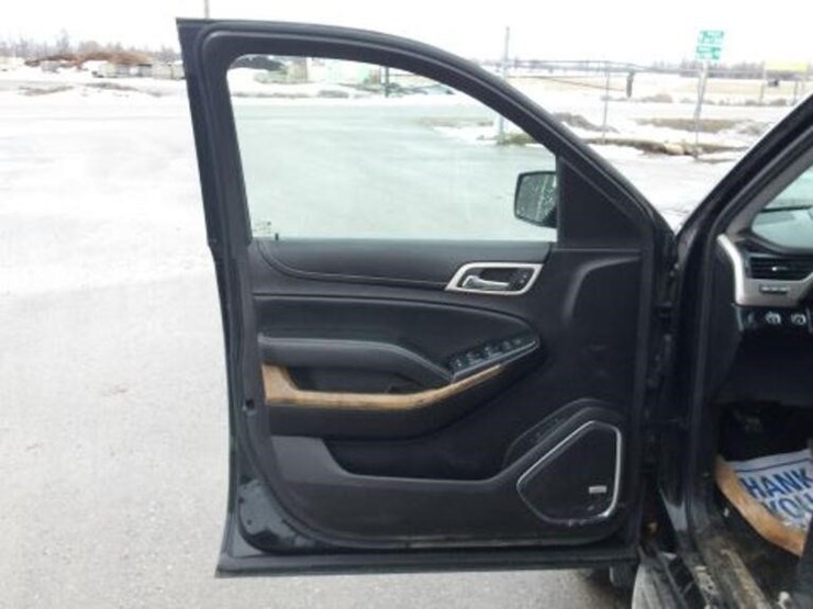 2016-gmc-yukon-denali-image-12