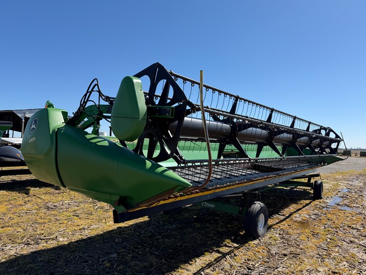 2013-john-deere-630d-image-3