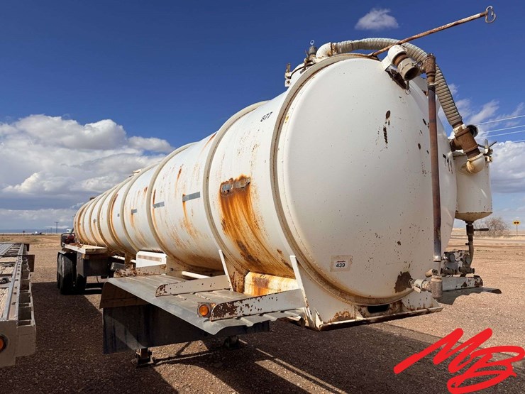 2012-tanker-trailer-image-1