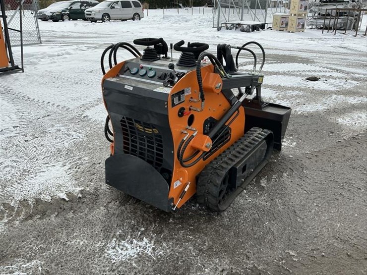 #1015-•-unused-landhero-lhr‑me380x1-mini-skid-steer-loader-image-5