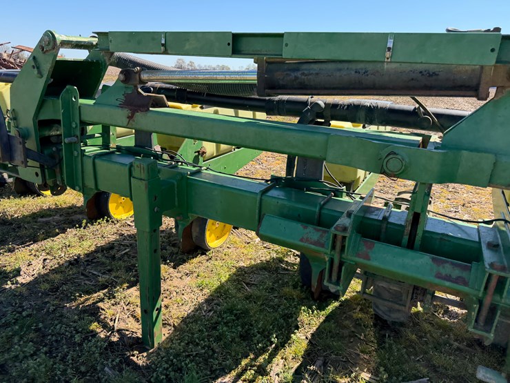 john-deere-7300-image-88