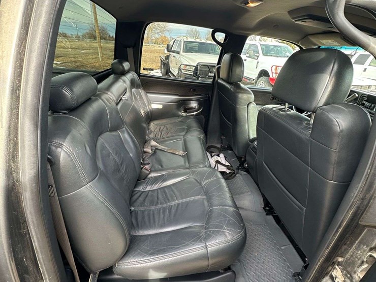 2002-gmc-2500-image-33