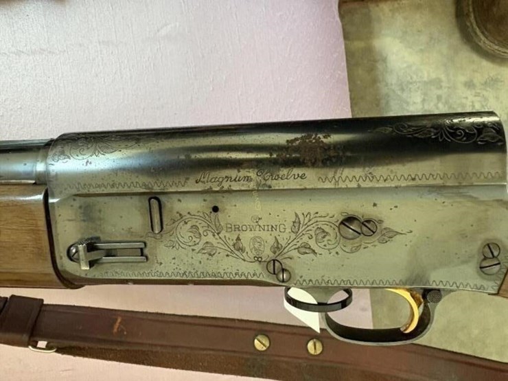 browning-auto-5-magnum-twelve-12ga-shotgun-image-9