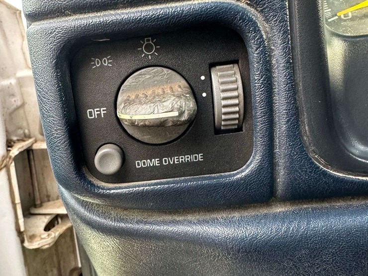 1997-gmc-3500-image-31