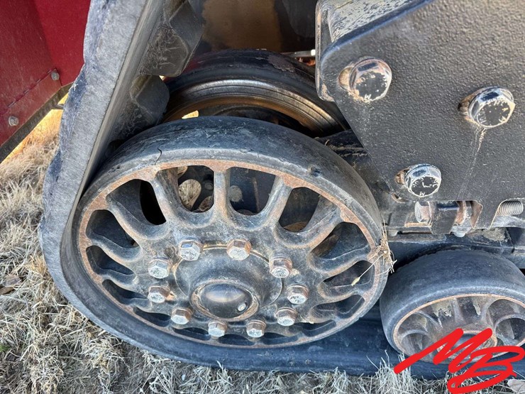 2014-case-ih-400-image-32