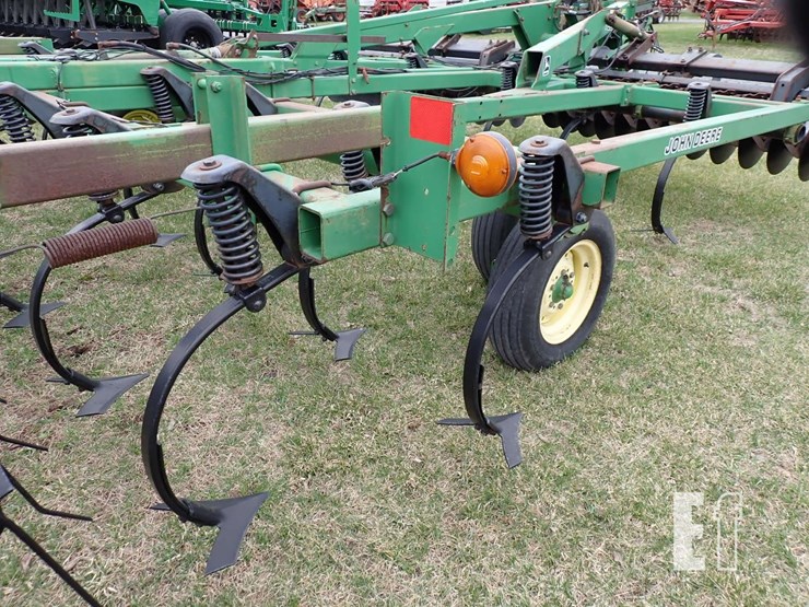 john-deere-726-image-10