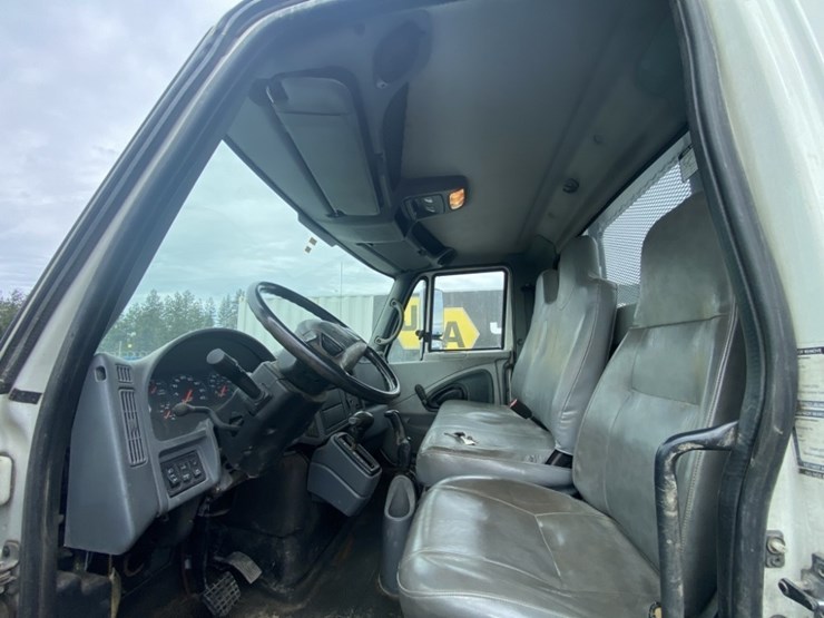 2005-international-durastar-4200-image-20