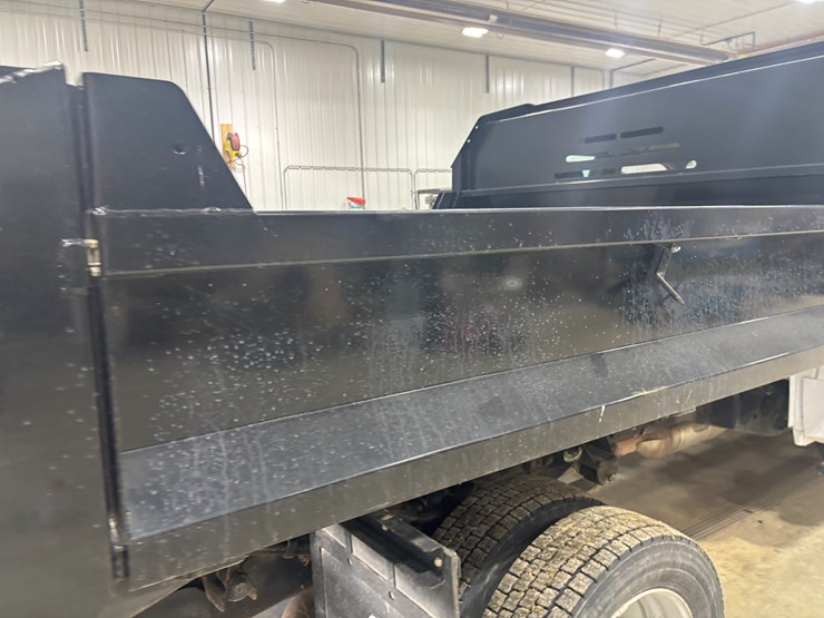 2022-ford-f550-sd-image-58