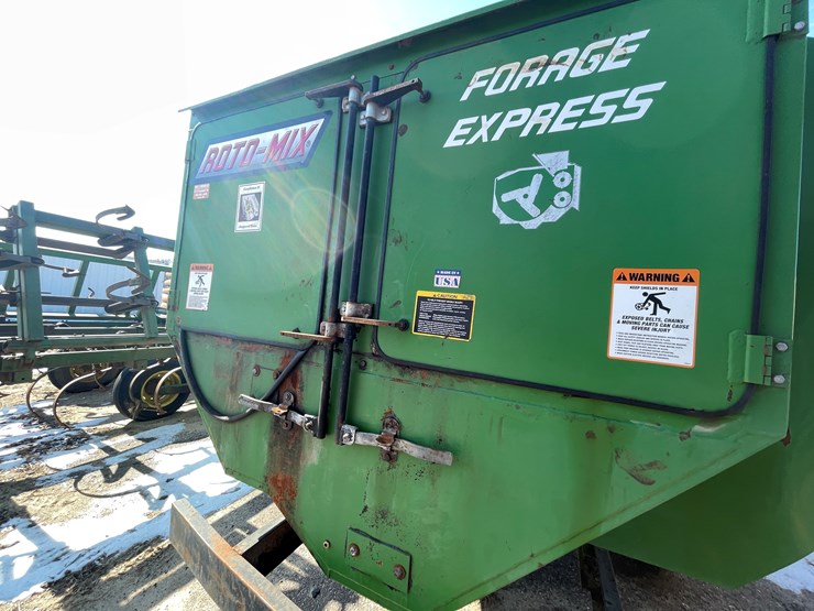 #1014-•-roto-mix-forage-express-image-26