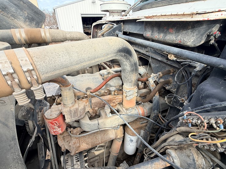 1988-mack-dm690s-image-44