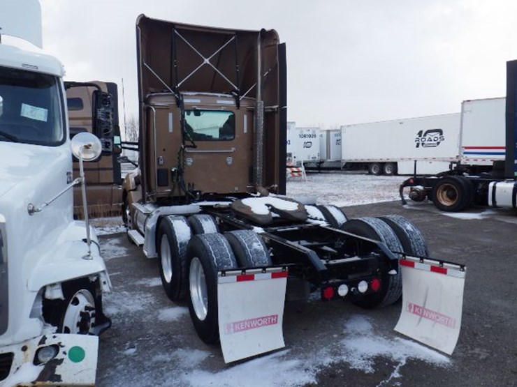 2022-kenworth-t680-image-12