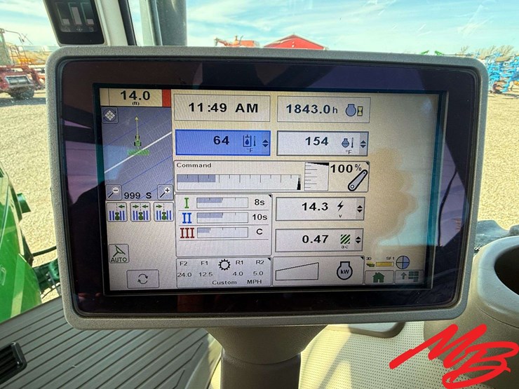 2011-john-deere-7215r-image-19