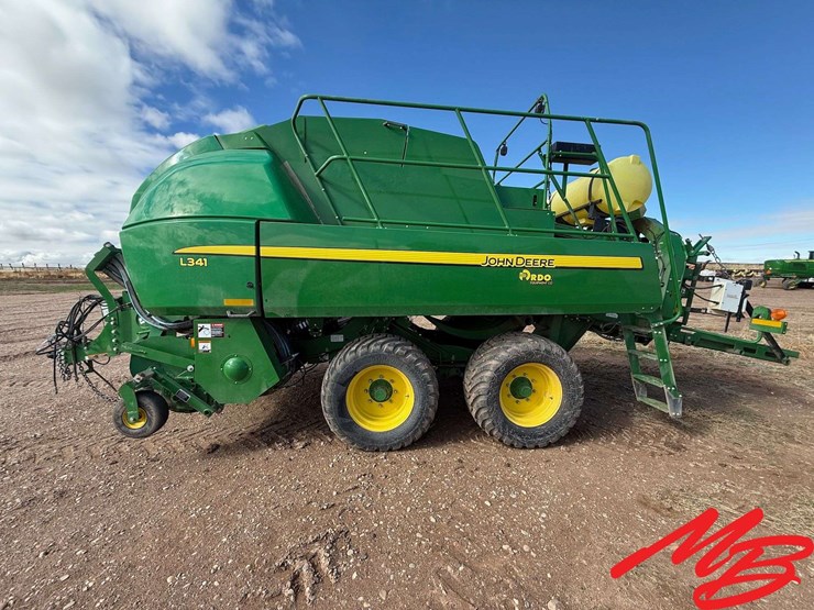 2022-john-deere-l341-image-1
