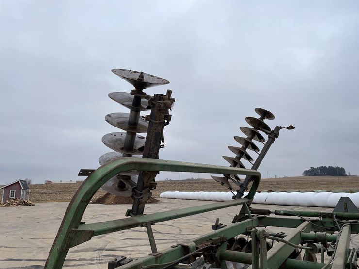 john-deere-230-image-13