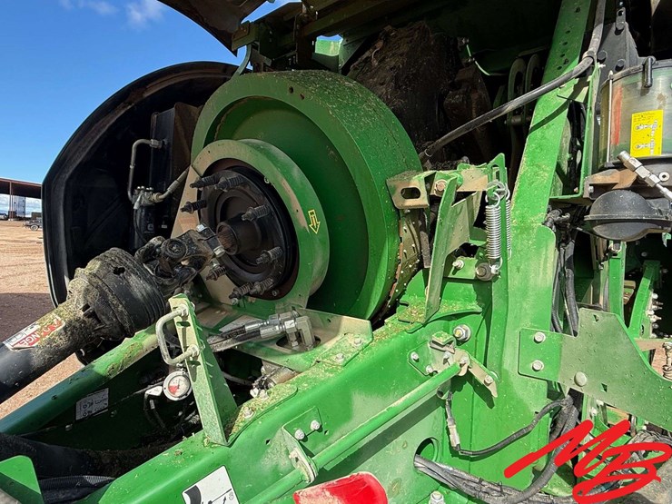 2022-john-deere-l341-image-14