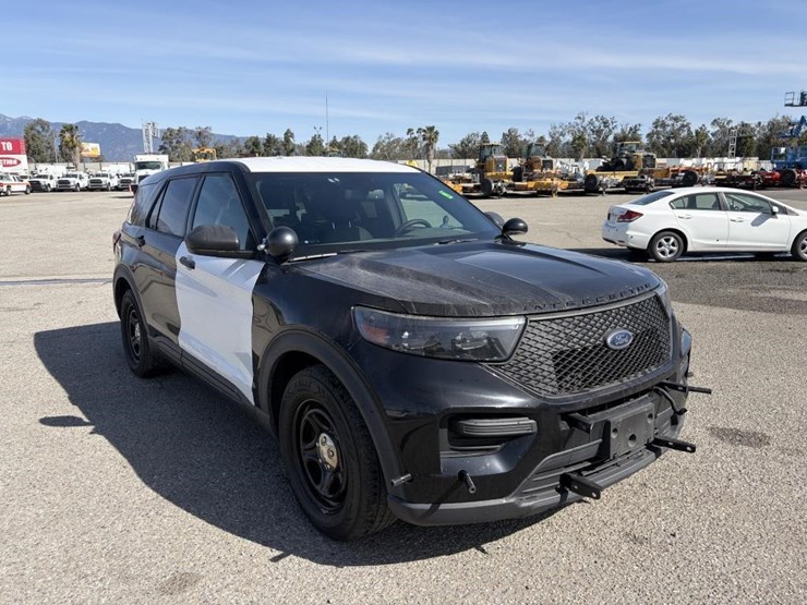 2020-ford-explorer-police-interceptor-image-2