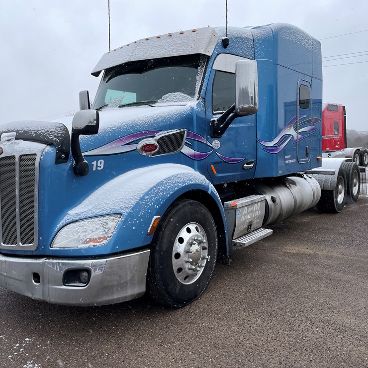 2019 PETERBILT 579