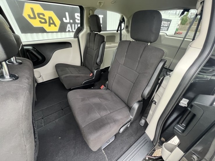 2012-dodge-grand-caravan-image-24