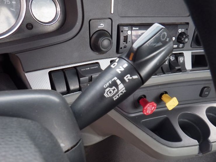 2022-kenworth-t680-image-19